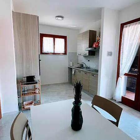 Casa Manidu - Goelba アパート カポリーヴェリ